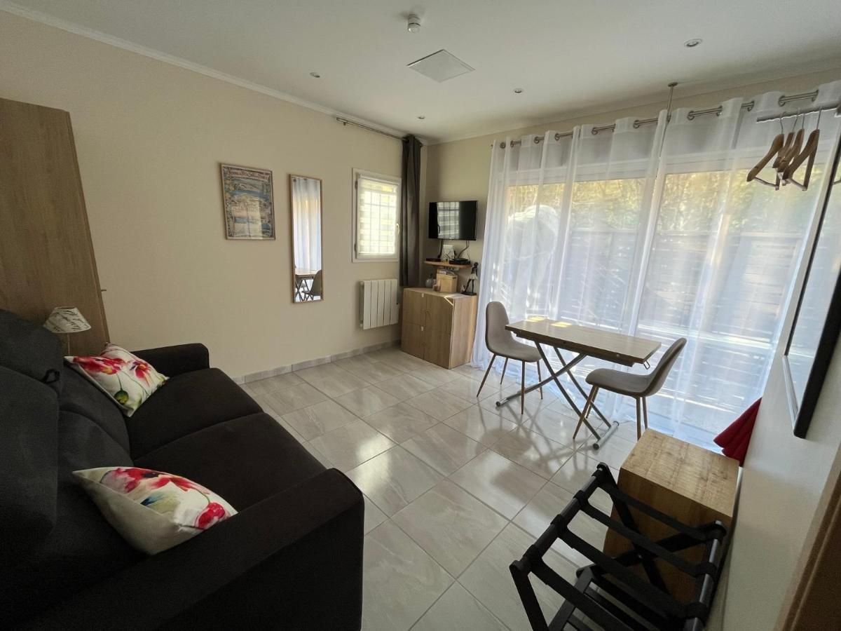 Appartement Au Calme Dans Un Espace Arbore Tourrettes-sur-Loup Exteriér fotografie